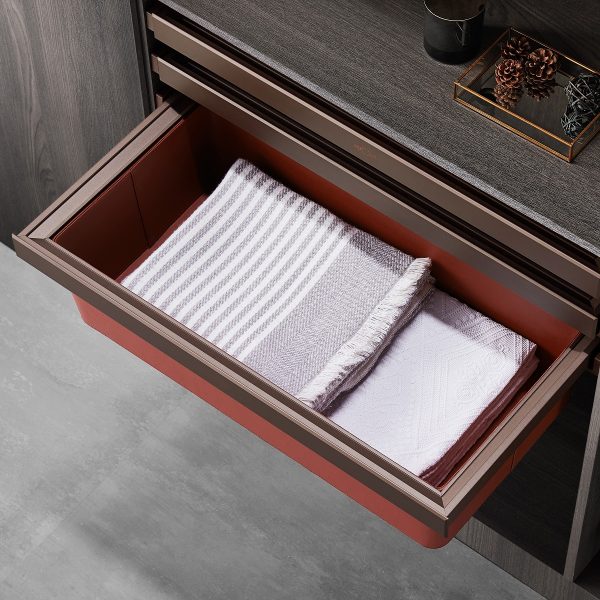 Hera Pull-out Multipurpose Box