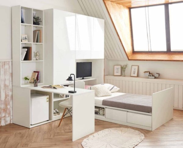 STELLA (WHITE)